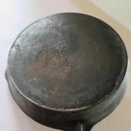 11" Cast iron skillet