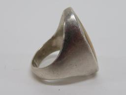 Sterling Ring with stone inset - size 7