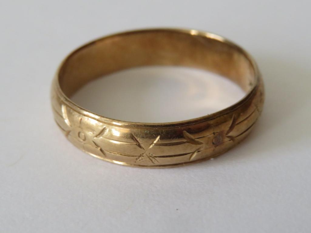 14 kt gold band