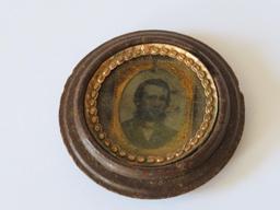 Unusual Gutta Percha round case with inlay