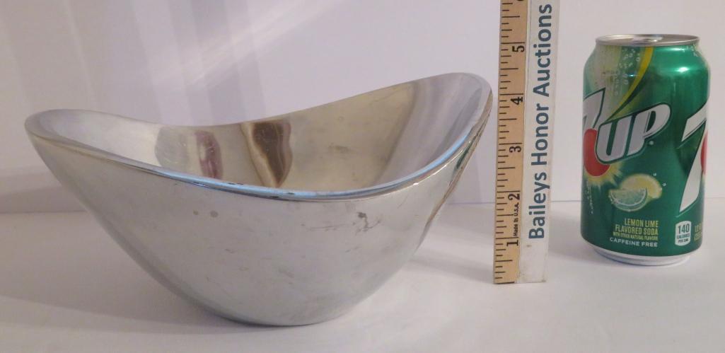 Nambe bowl 569, 9"