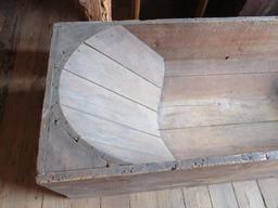 Wooden bath tub