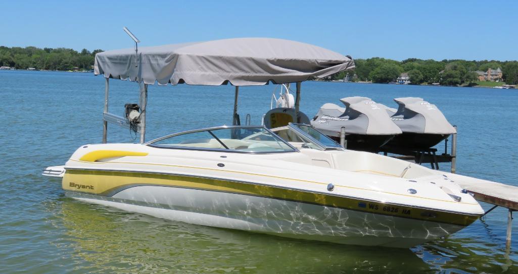 2006 Bryant 219 Bowrider 21', Bravo Mercury 350 MPI Mercruiser and Bryant trailer