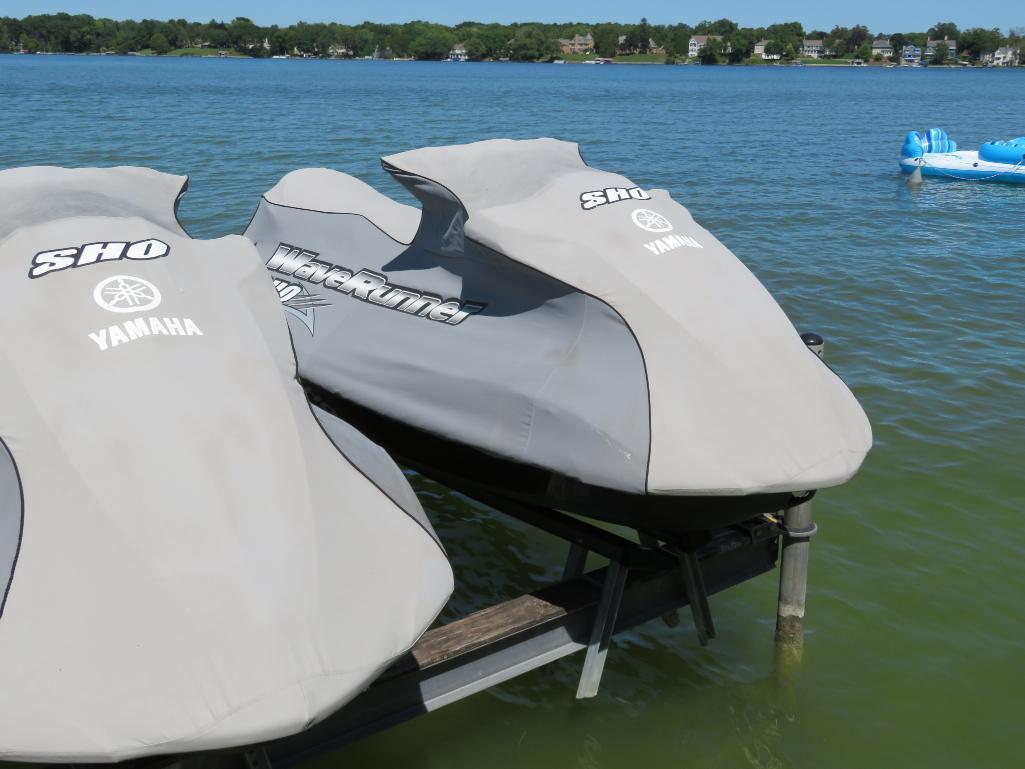 2009 Yamaha FX Cruiser SHO wave runner, 1-3 person capacity