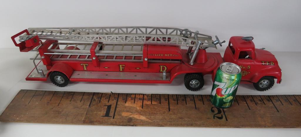 Tonka #900-6 Fire Department set with box