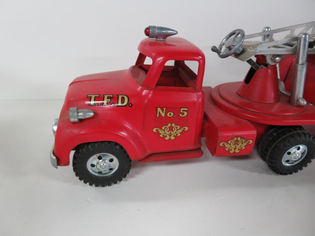 Tonka #900-6 Fire Department set with box