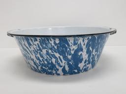 Large blue and white swirl enamelware handled basin, 17" diameter