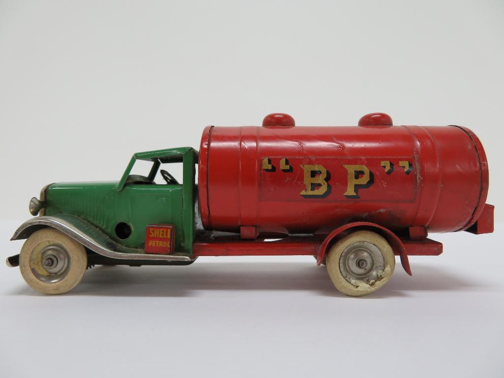 Tri-Ang Minic Toy oil tanker truck, Shell "BP", 6", with key