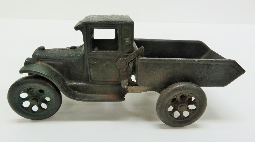 Arcade cast iron dump truck, 7", marked 219 R