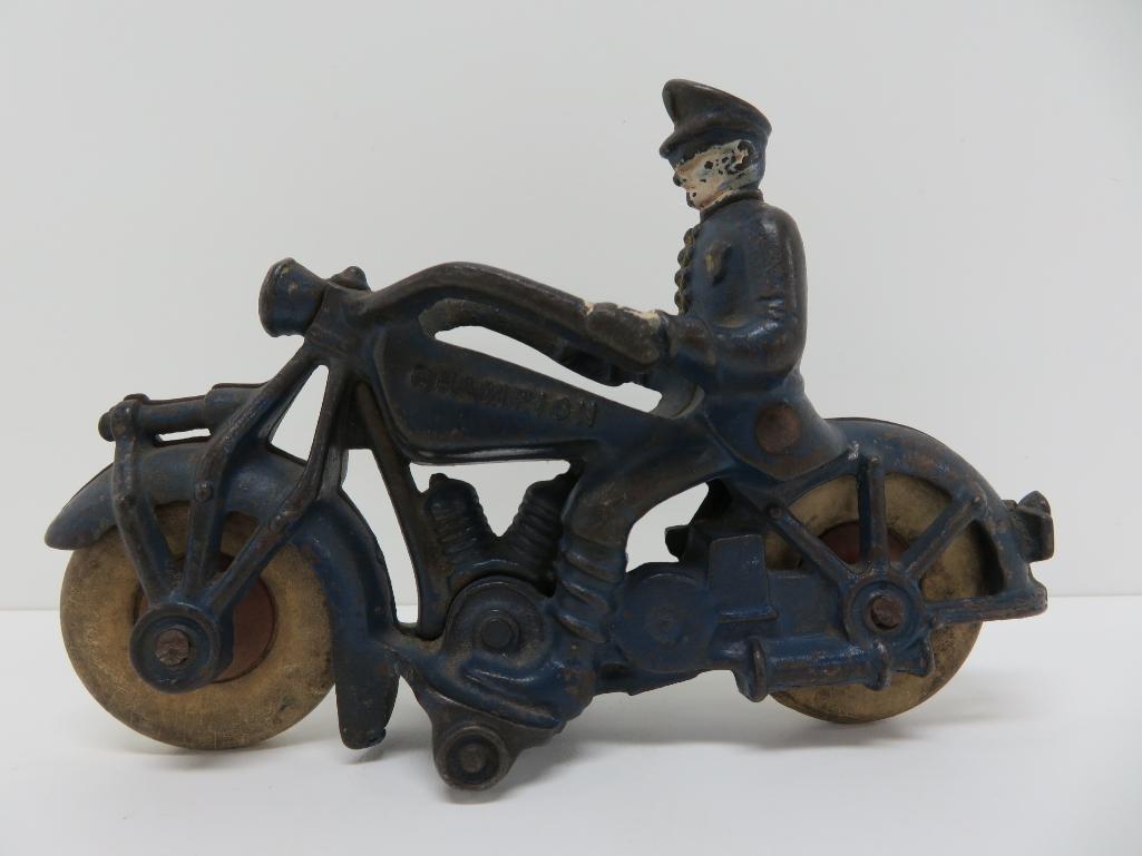 Champion Cast Iron motorcycle toy, 7"