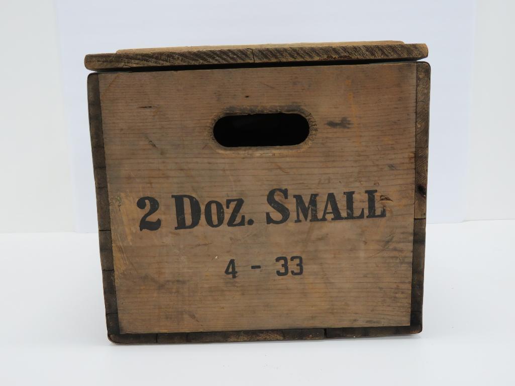 Wooden Blatz box, Milwaukee Wis, 2 Doz small bottle box