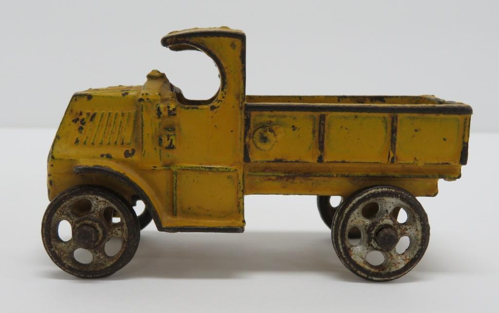 Cast iron C cab truck with cast wheels, 4 1/4"