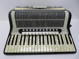 Concerto vintage accordion and case, Sivio Marotta, made in Italy C447