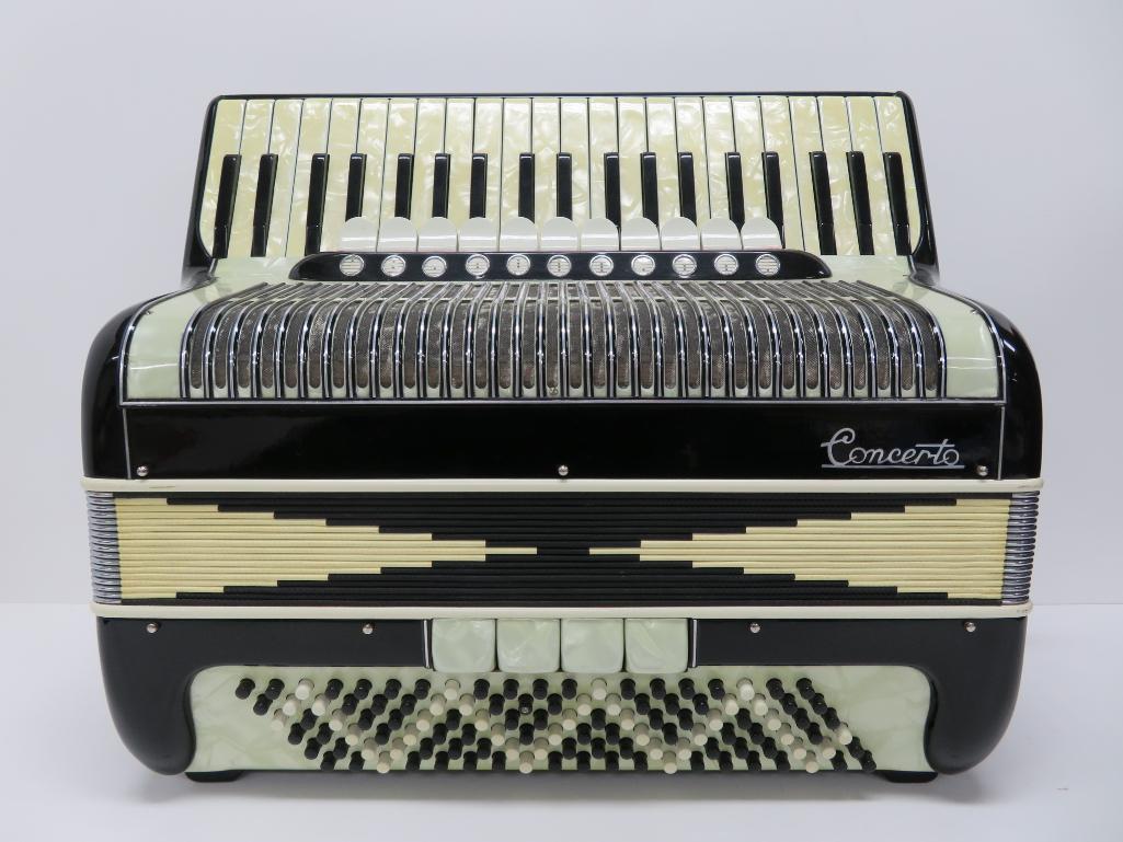 Concerto vintage accordion and case, Sivio Marotta, made in Italy C447