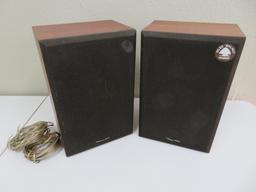 Two vintage book shelf speakers, MCM Realistic MC-800