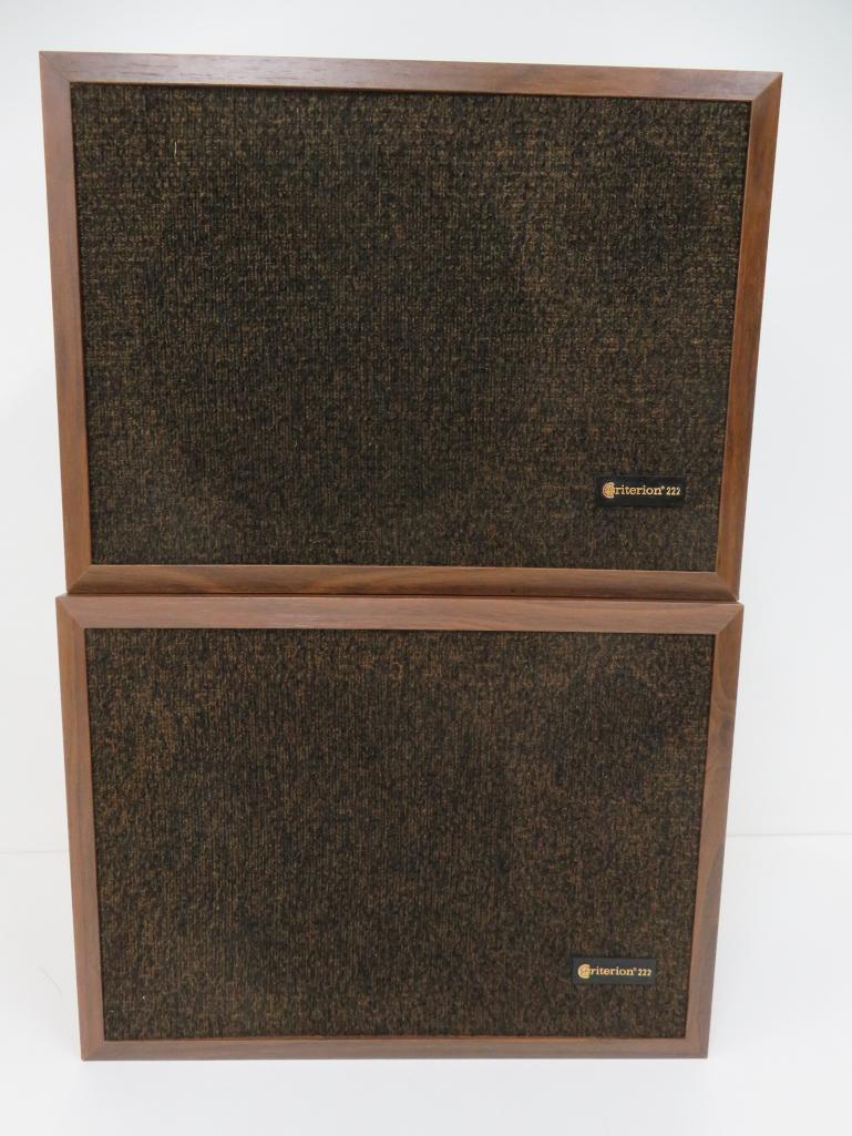 Pair of Vintage Criterion 222 book shelf speakers