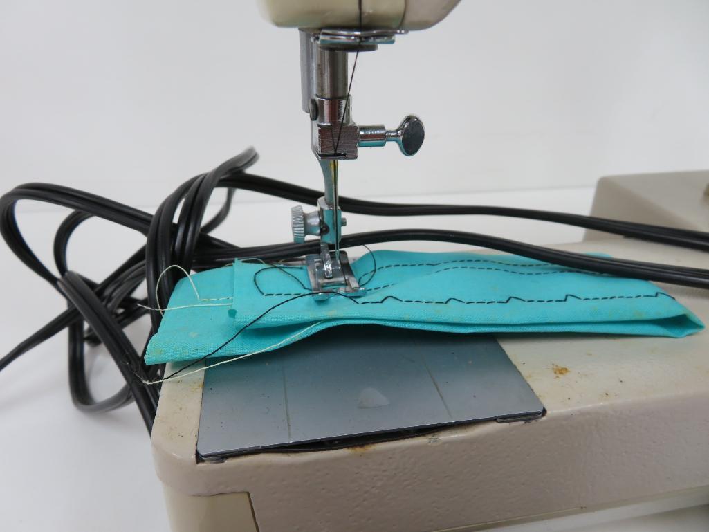 Singer Stylist 533 portable sewing machine