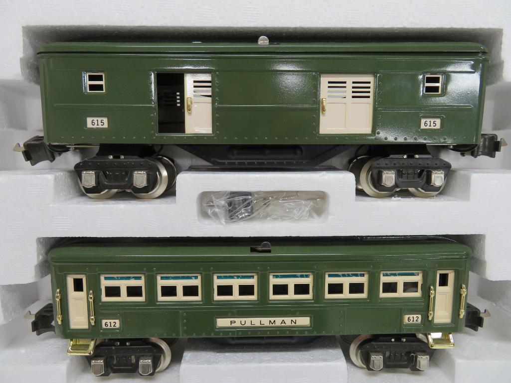 MTH Electric Train 600 Series 4-car passenger set, two tone green 3 rail, with box