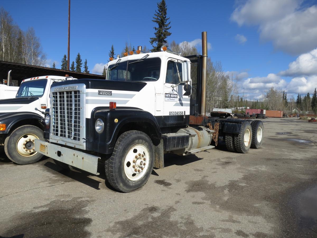 1972 International Semi-Tractor