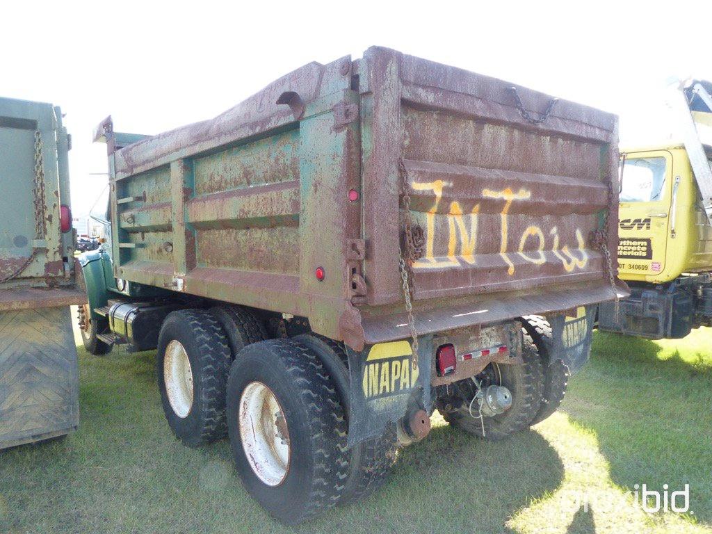 2002 International 4900 6x4 Tandem-axle Dump Truck, s/n 1HTSHAAR52H502045: