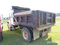 2000 International 4700 Single-axle Dump Truck, s/n 1HTSCABPXYH252743: T444