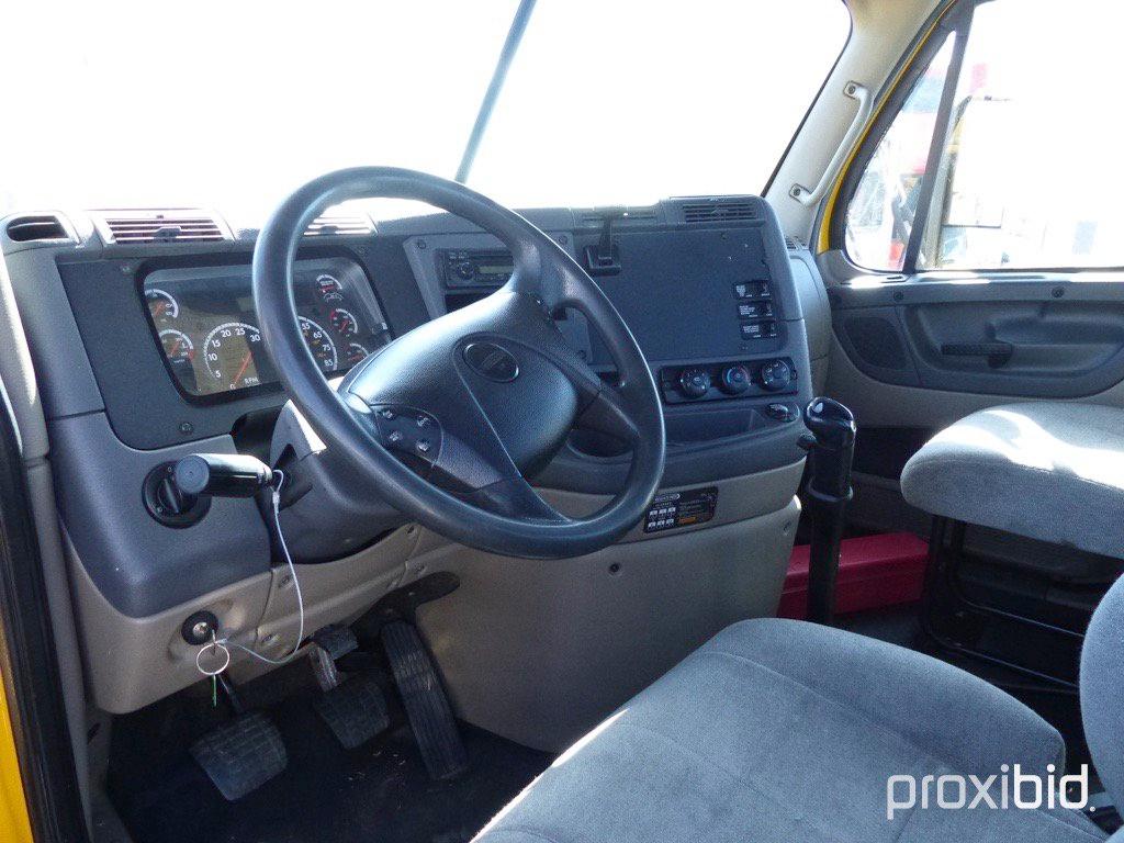 2011 Freightliner CA125DC Cascadia Truck Tractor, s/n 1FUJGEDVXBSAX7075: T/