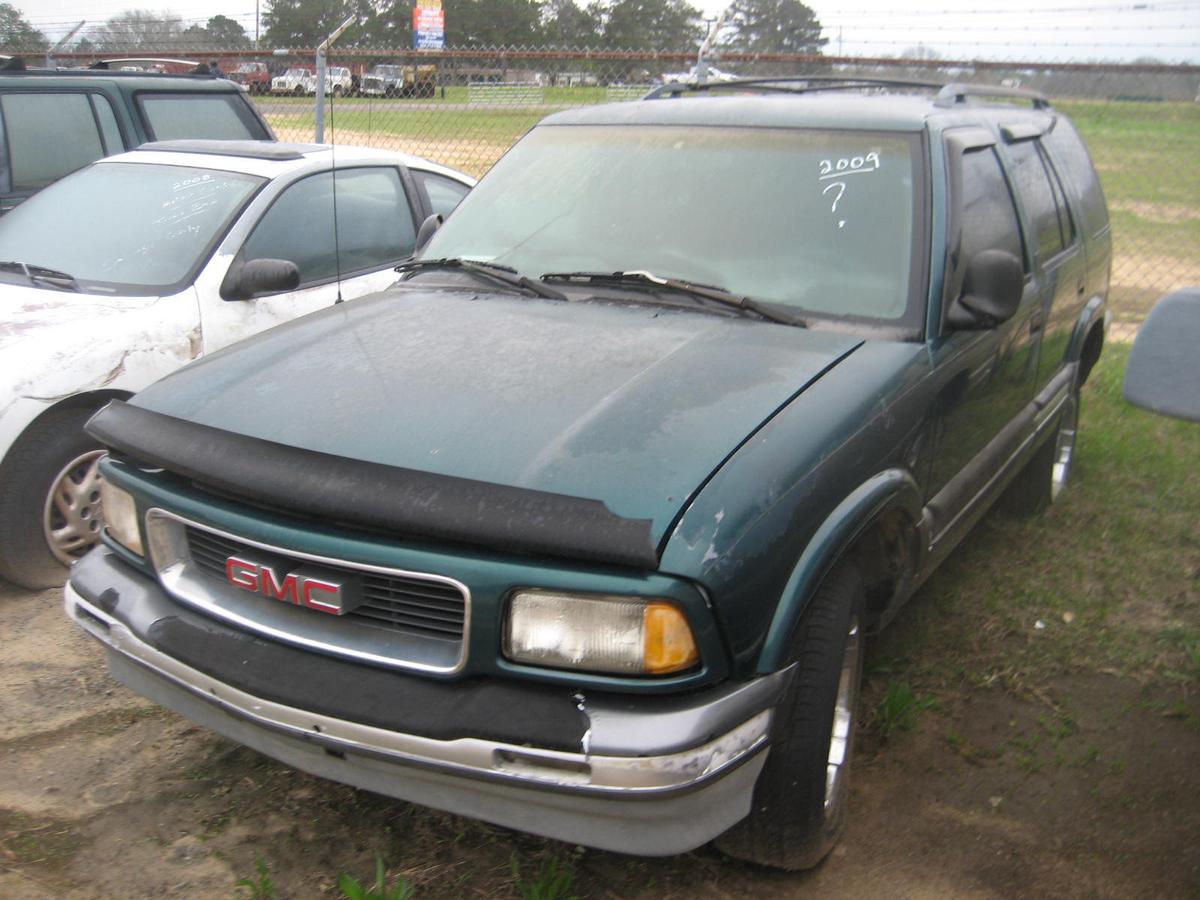 1997 GMC Jimmy, s/n 1GKCS13W6V2539185: 371K mi.