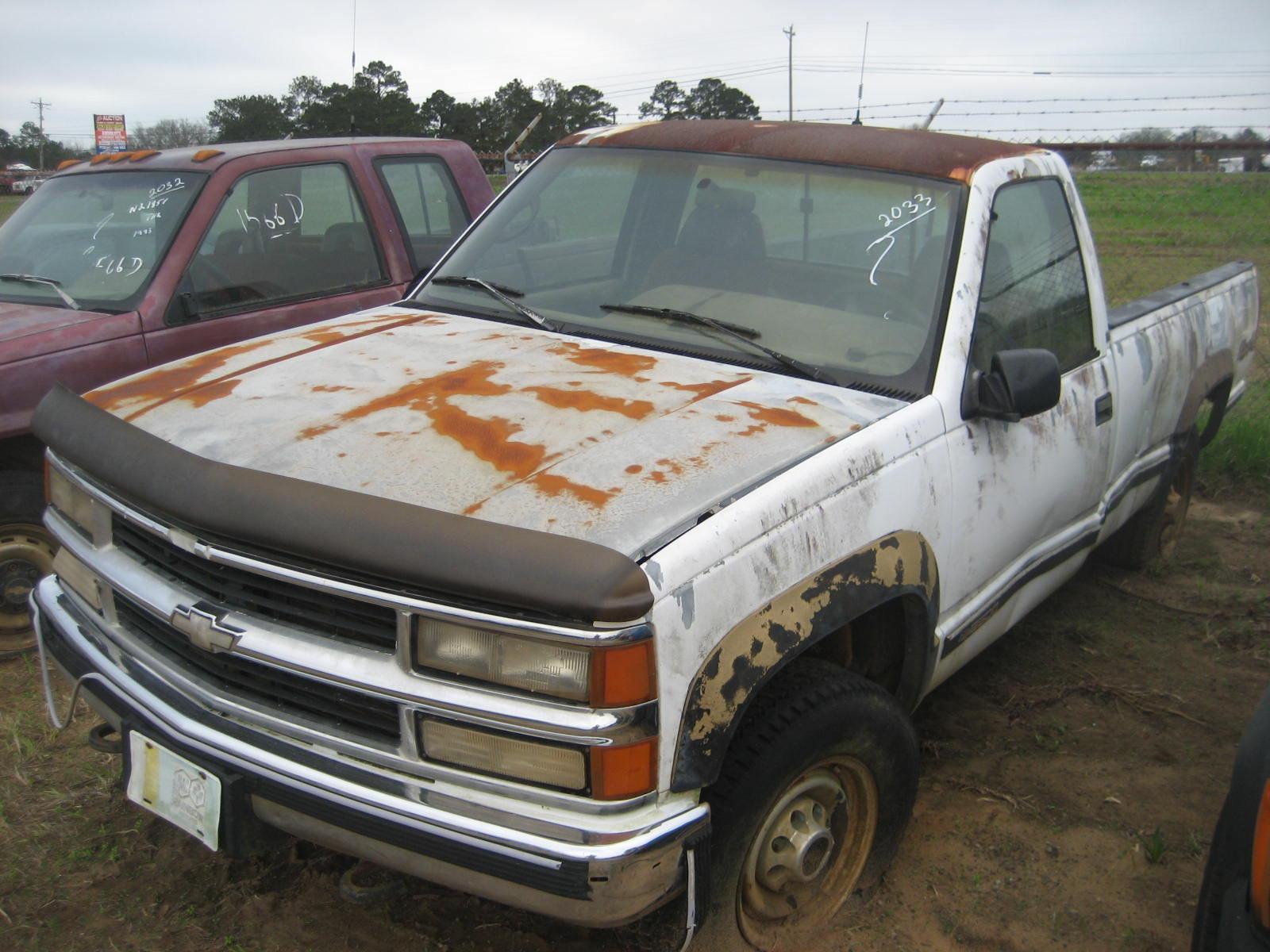 1995 Chevy 2500 4WD Pickup, s/n 1GCGK24K7SE156512