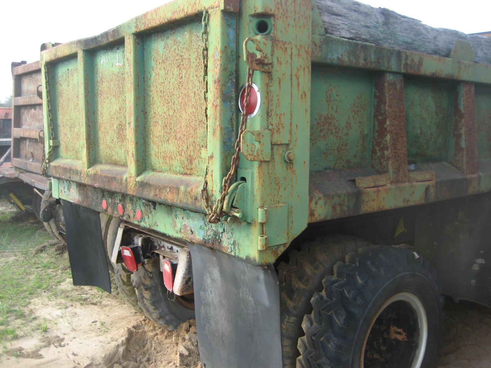 1989 Ford F700 Dump Truck, s/n 1FDF70D70VA31965: S/A, Gas Eng., 5/2-sp.