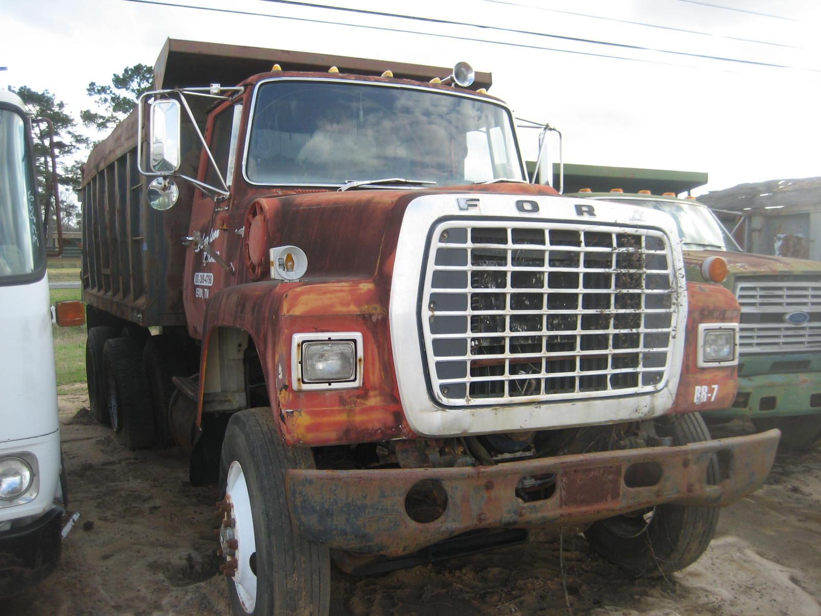 1974 Ford Dump Truck, s/n V91ZVU11161: T/A, Diesel Eng., 13-sp.