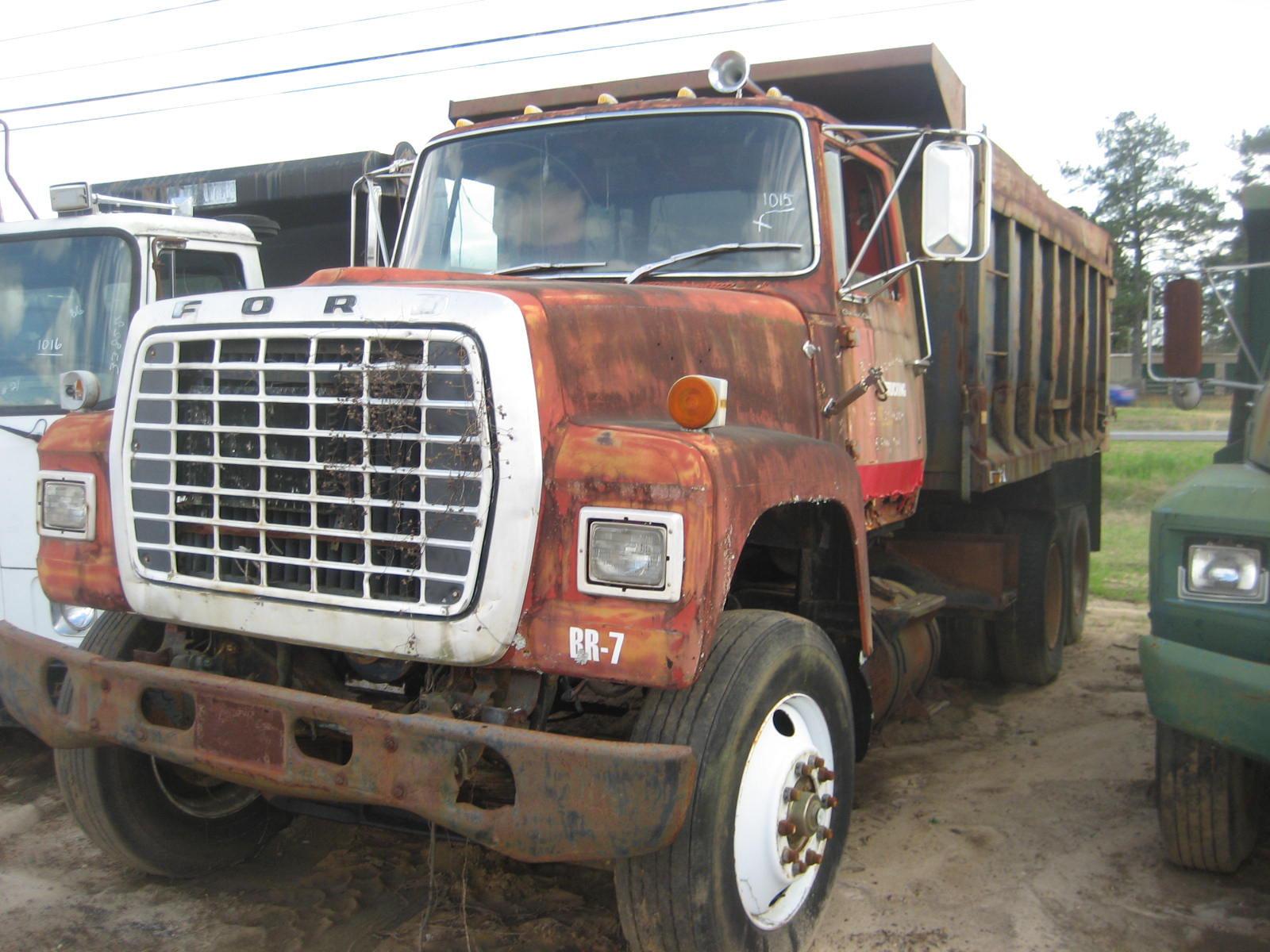 1974 Ford Dump Truck, s/n V91ZVU11161: T/A, Diesel Eng., 13-sp.