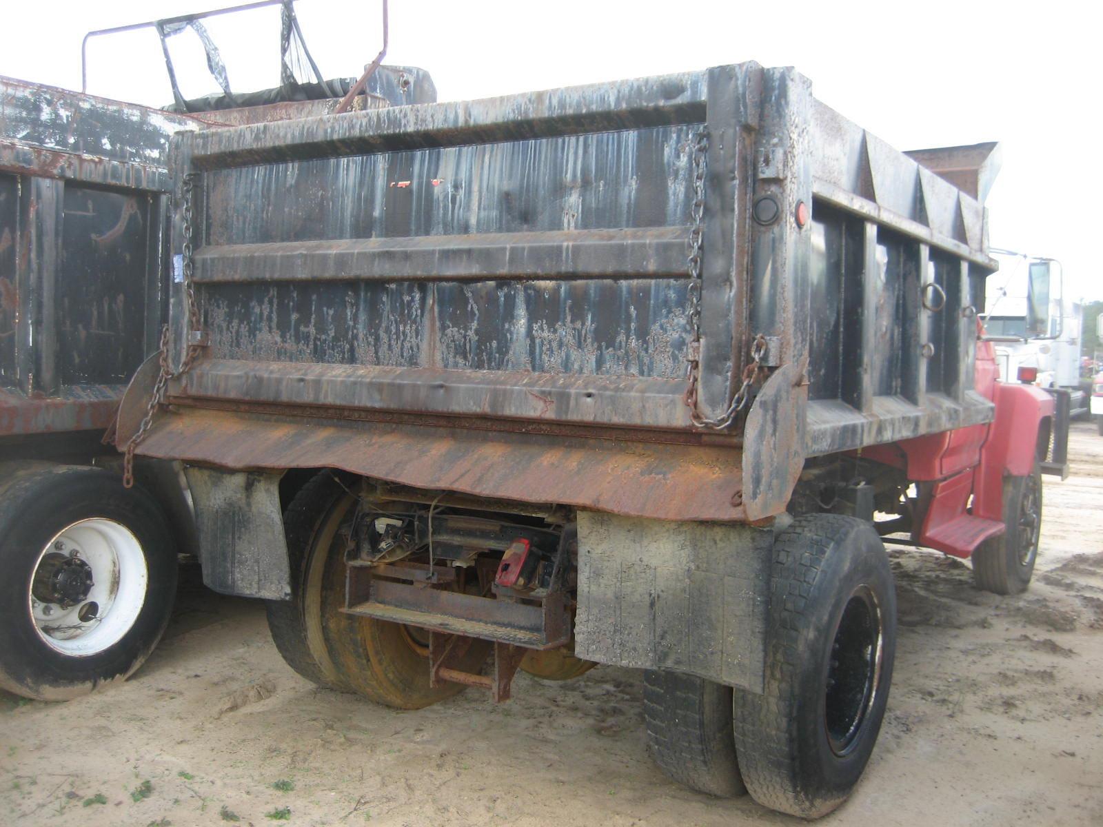 1988 Ford F700 Dump Truck, s/n 1FDXF70H3JVA34171: S/A, Diesel Eng., 5/2-sp.