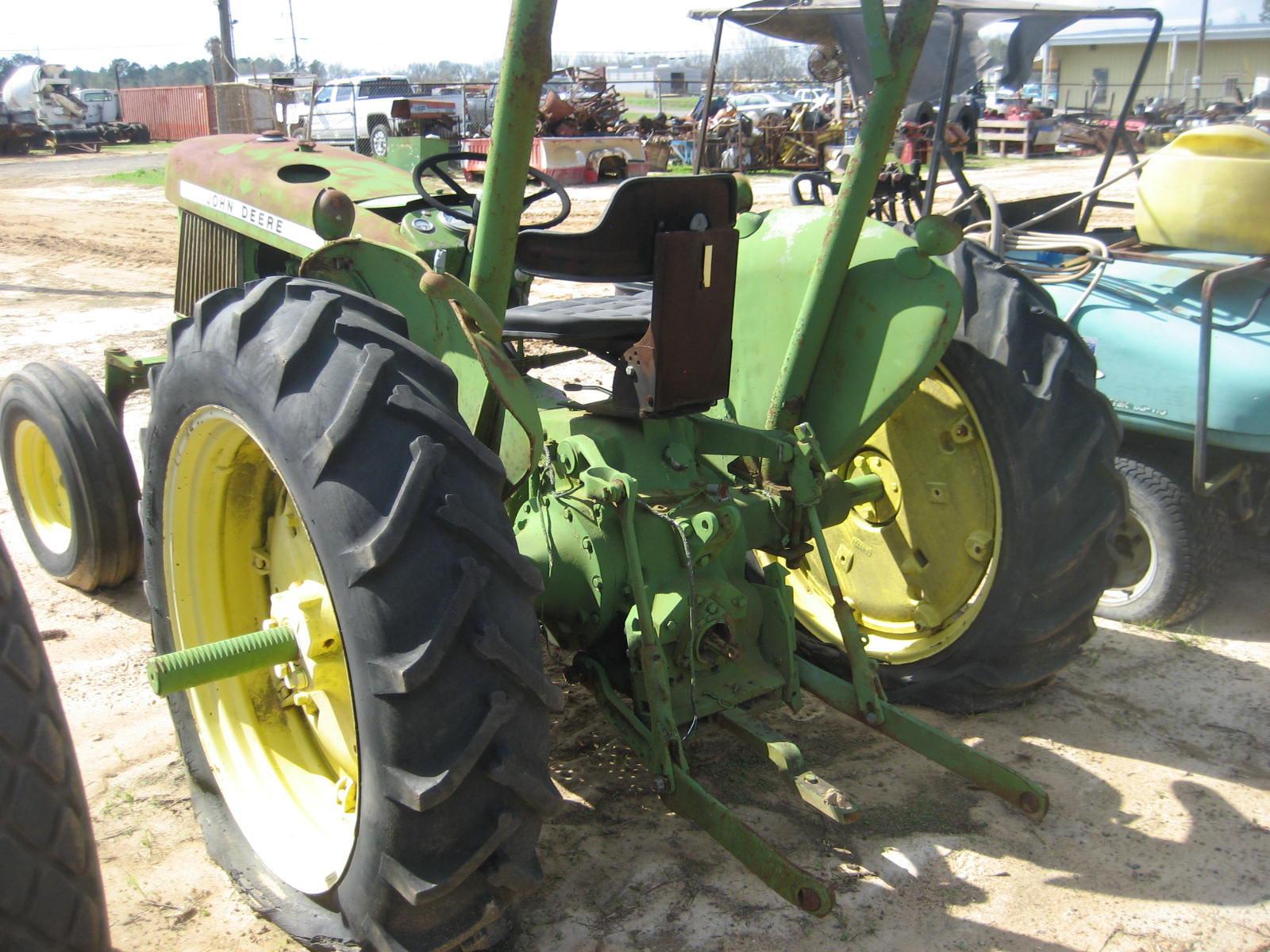 John Deere 2010 Tractor: Diesel Eng., 2800 hrs