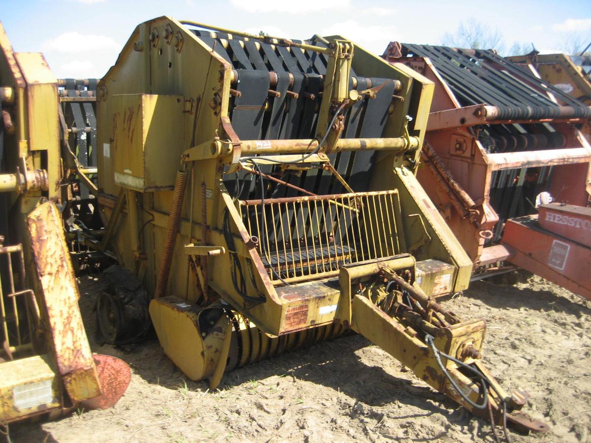 Vermeer 605F Round Baler