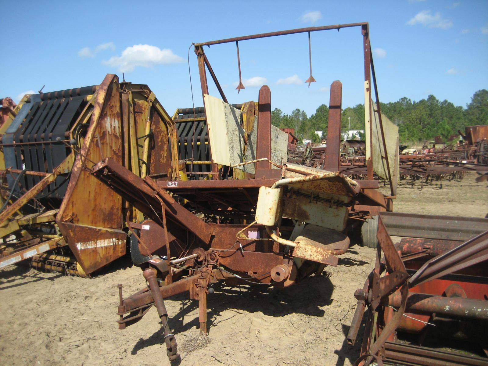 New Holland Square Bale Stack Cruiser