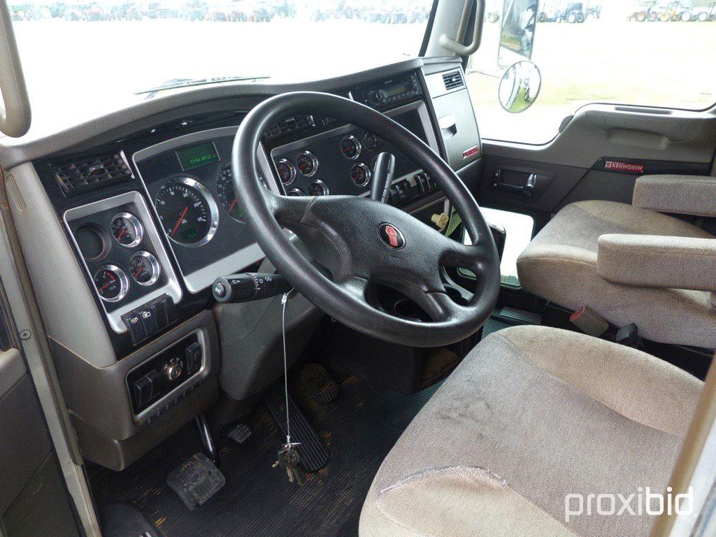 2014 Kenworth T800 Tri-axle Dump Truck, s/n 1NKDL40X2EJ391553: Cummins ISX1