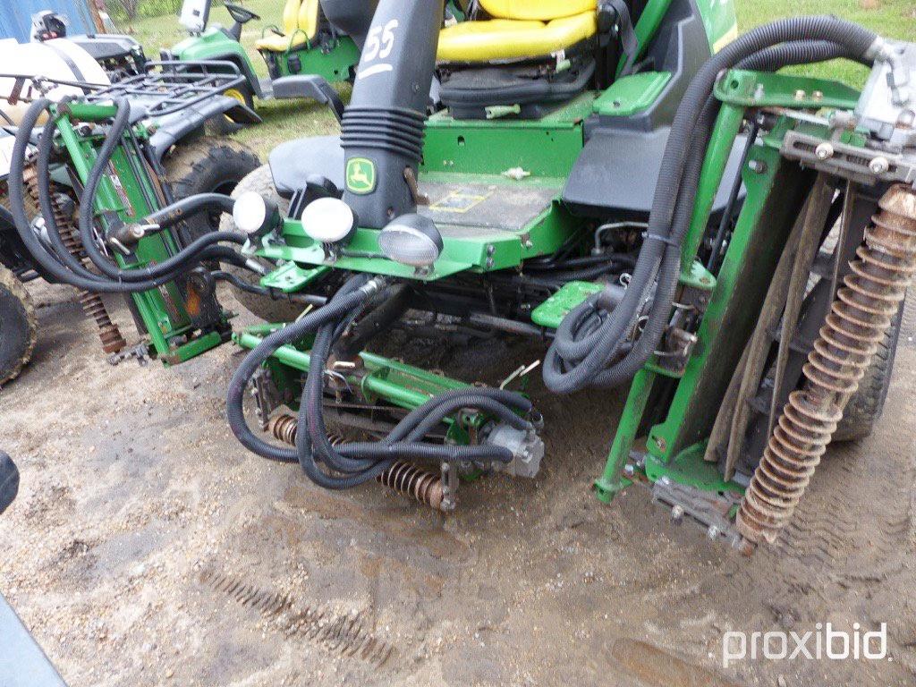 John Deere 7700 Reel Mower, s/n 1TC7700XPBT040250: 5-reel, Diesel