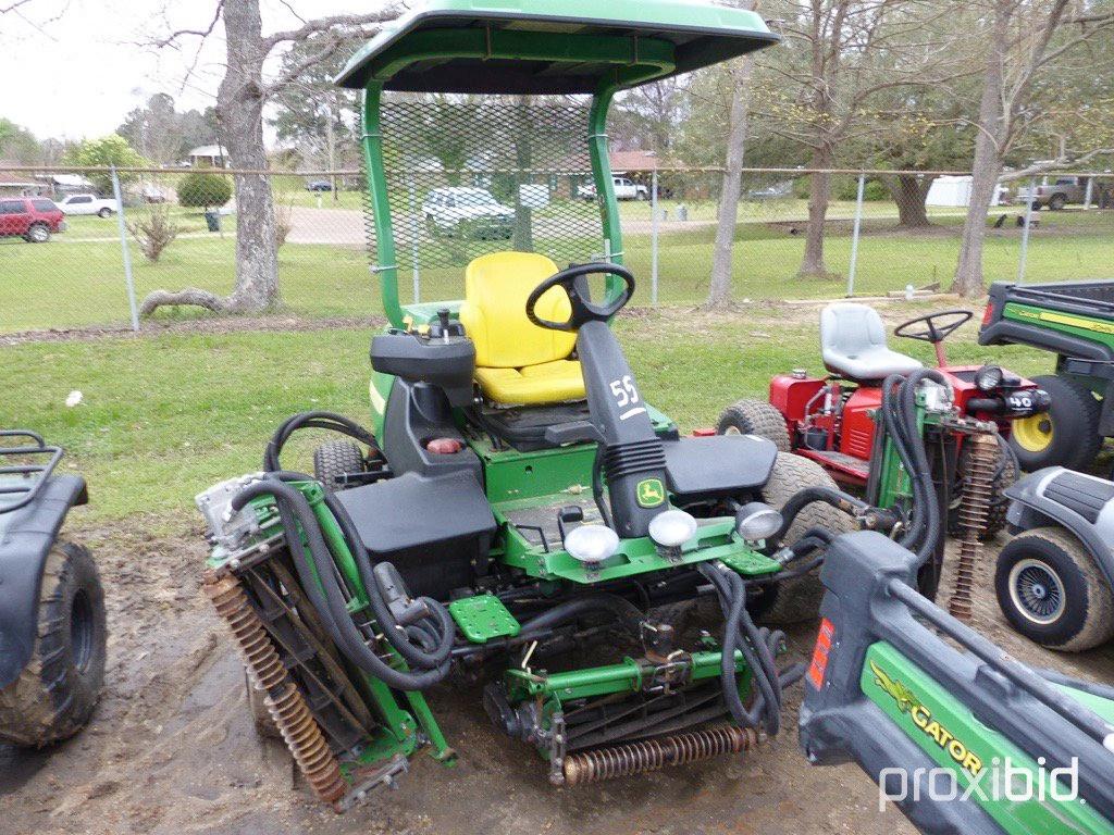 John Deere 7700 Reel Mower, s/n 1TC7700XPBT040250: 5-reel, Diesel