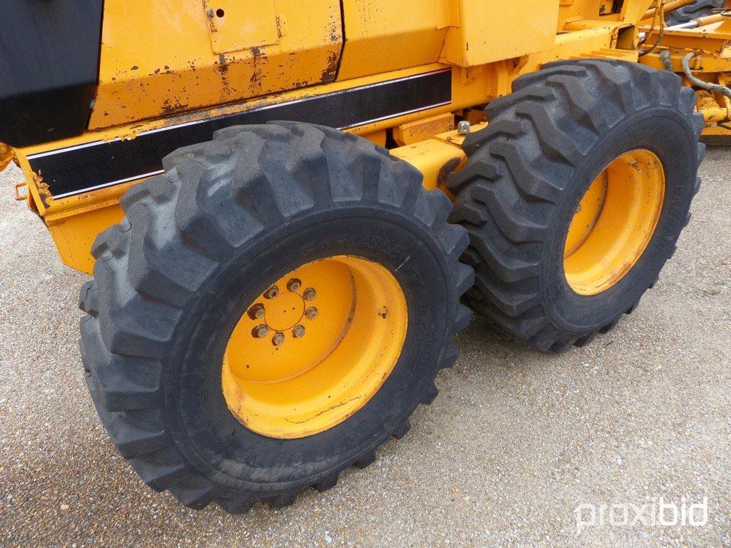 1999 Leeboy 685 Motor Grader, s/n 272: 12' Blade, Cummins Diesel, Meter Sho