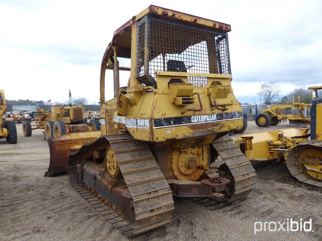 Cat D4H XL Dozer, s/n 8PJ00957: (County-Owned)