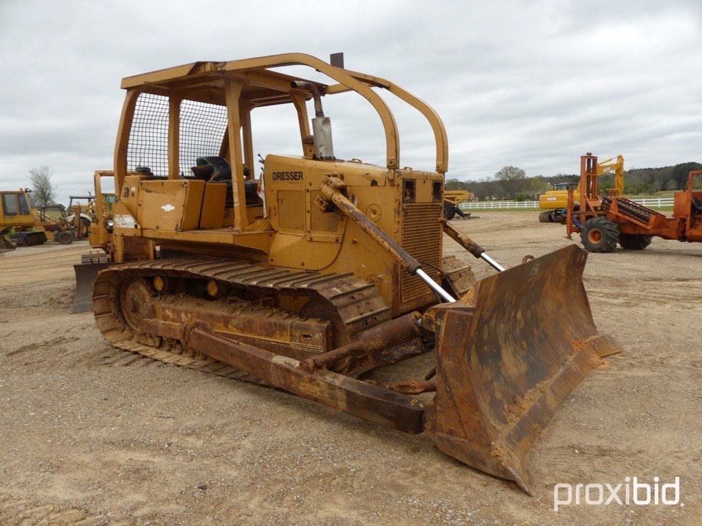 Dresser TD12C Dozer, s/n P020879: Sweeps