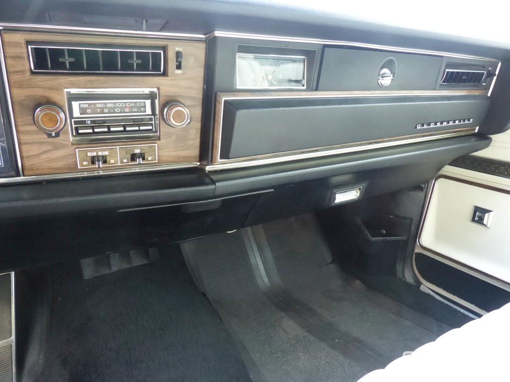 1975 Oldsmobile Delta 88 Royale Convertible, s/n 3N67T5M298644: 2-door, 455