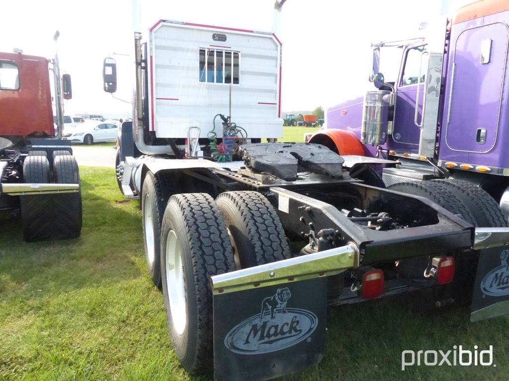 2015 Mack Truck Tractor: Mack 505 Eng., Jake Brake, Deleted, Mack 10-sp., 4