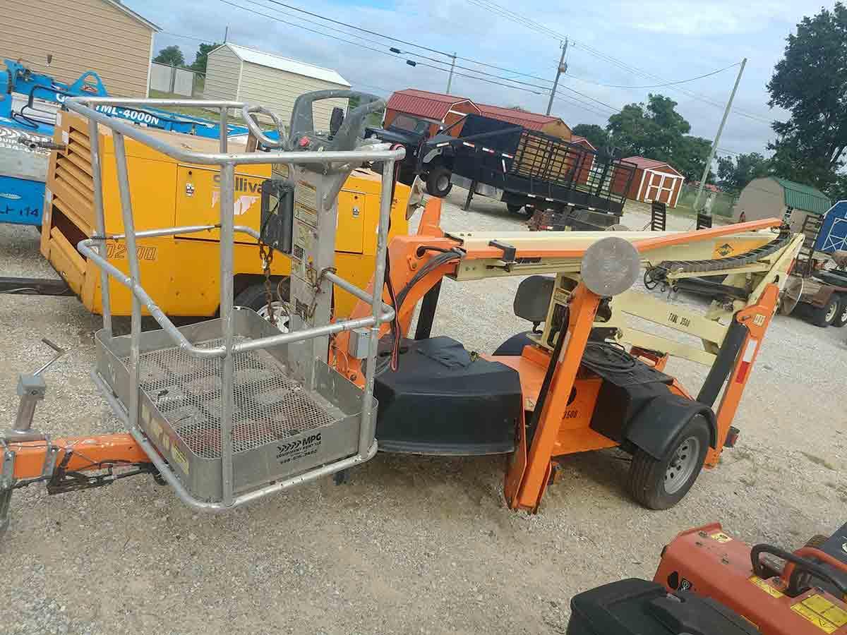 2012 JLG T350 Portable Manlift, s/n 0030004590: 35', Honda Eng., Pull-type,