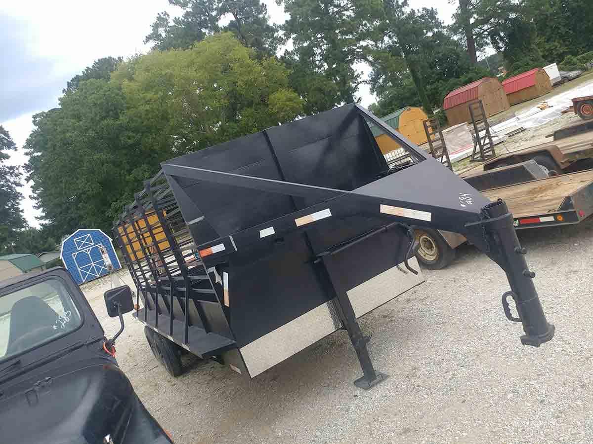 18' Gooseneck Livestock Trailer