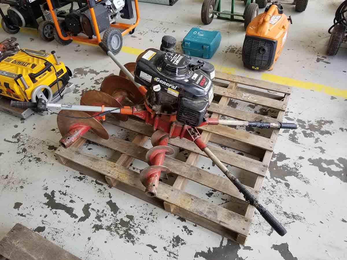 General 2-man Auger, s/n 151357: Honda GX160, 3 Bits included