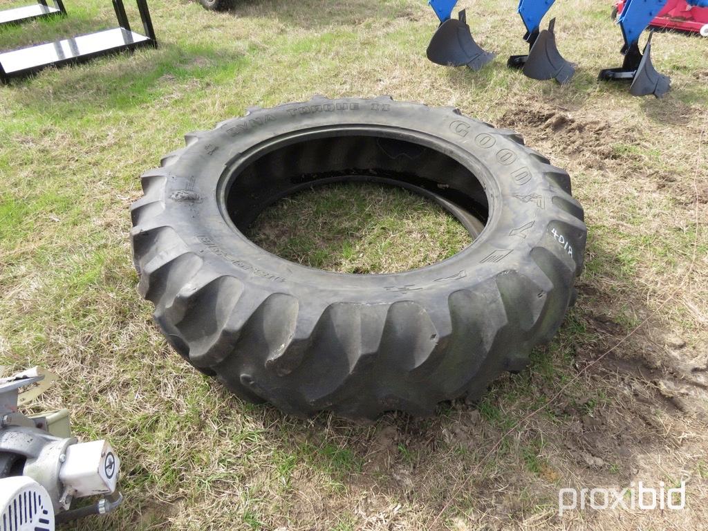 16.9x38 Tractor Tire w/ 38 in. Rim