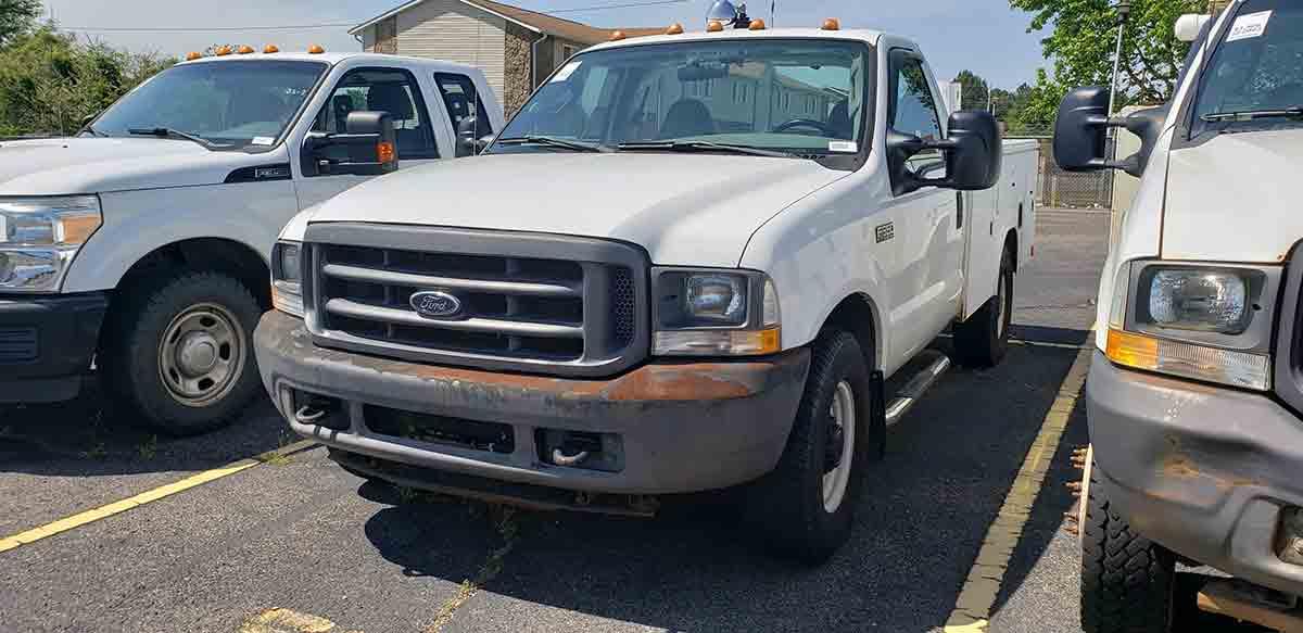 2004 Ford F350 Super-duty XLT Truck, s/n 1FDSF34L84EC48255: 2wd, Gas Eng.,