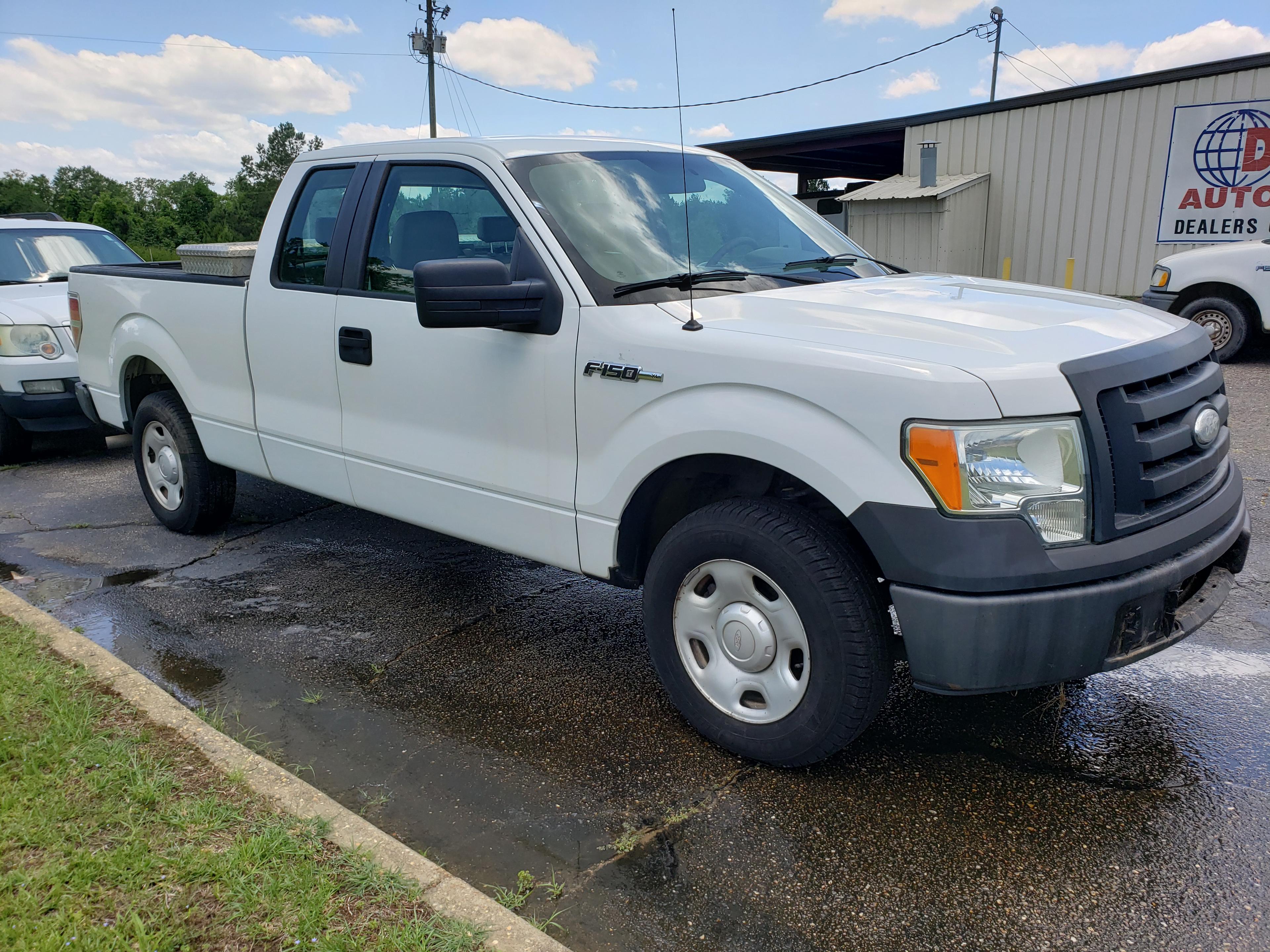 2009 Ford F150 XL Pickup, s/n 1FTRX12WX9FB04693: 2wd, 4.6L V8 Gas Eng., 4-d