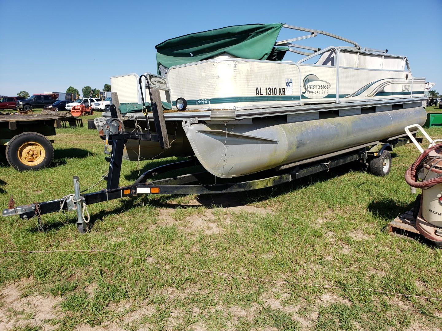 Lowe Suncruiser Pontoon Boat, 20' Trinidad 204 s/n OMCL757PJ001: Johnson 50